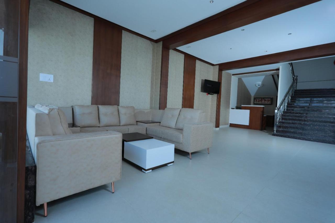 Karūr Hotel Ashok Palace מראה חיצוני תמונה